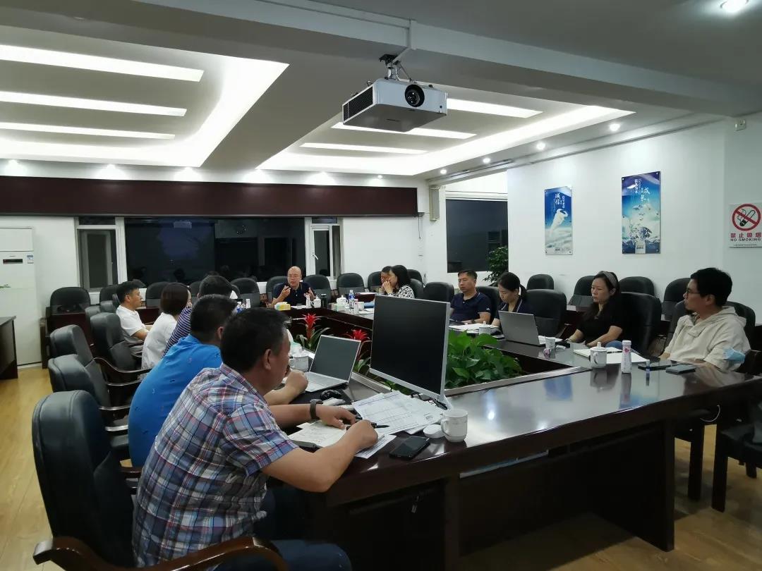 強(qiáng)化集團(tuán)化管理 打造百億級皇氏——皇氏乳業(yè)集團(tuán)高管團(tuán)隊(duì)赴皇氏來思爾公司調(diào)研、交流、指導(dǎo)