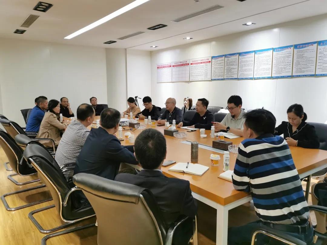 強(qiáng)化集團(tuán)化管理 打造百億級皇氏——皇氏乳業(yè)集團(tuán)高管團(tuán)隊赴皇氏優(yōu)氏公司調(diào)研、交流、指導(dǎo)
