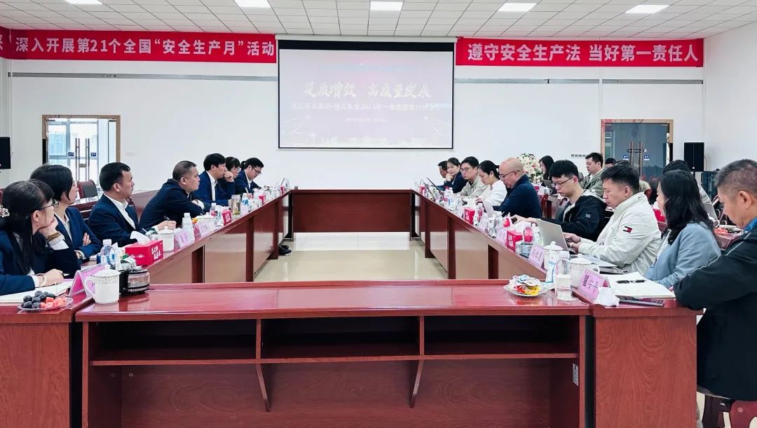 新審視，向大處看，擘畫皇氏遵義乳業(yè)西南市場新藍(lán)圖丨皇氏遵義乳業(yè)“高質(zhì)量發(fā)展”戰(zhàn)略研討會在遵義召開