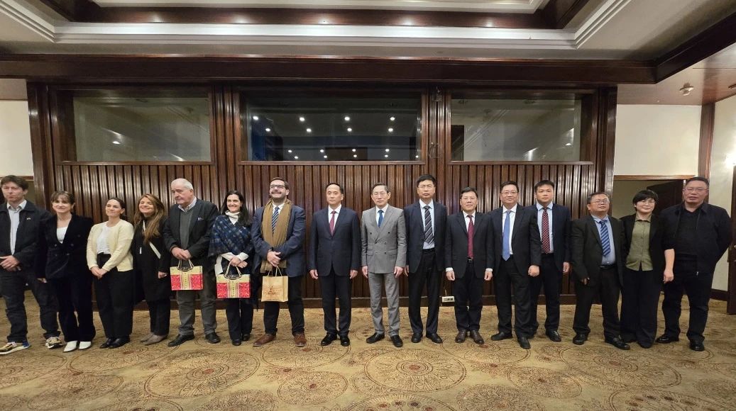 黃嘉棣董事長隨廣西壯族自治區(qū)政府代表團(tuán)訪問烏拉圭，并應(yīng)邀參加相關(guān)活動